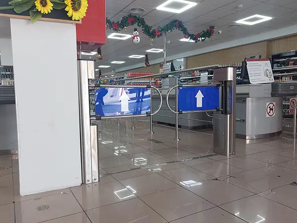 Montaje de portillo doble eléctrico y automatizado para paso peatonal